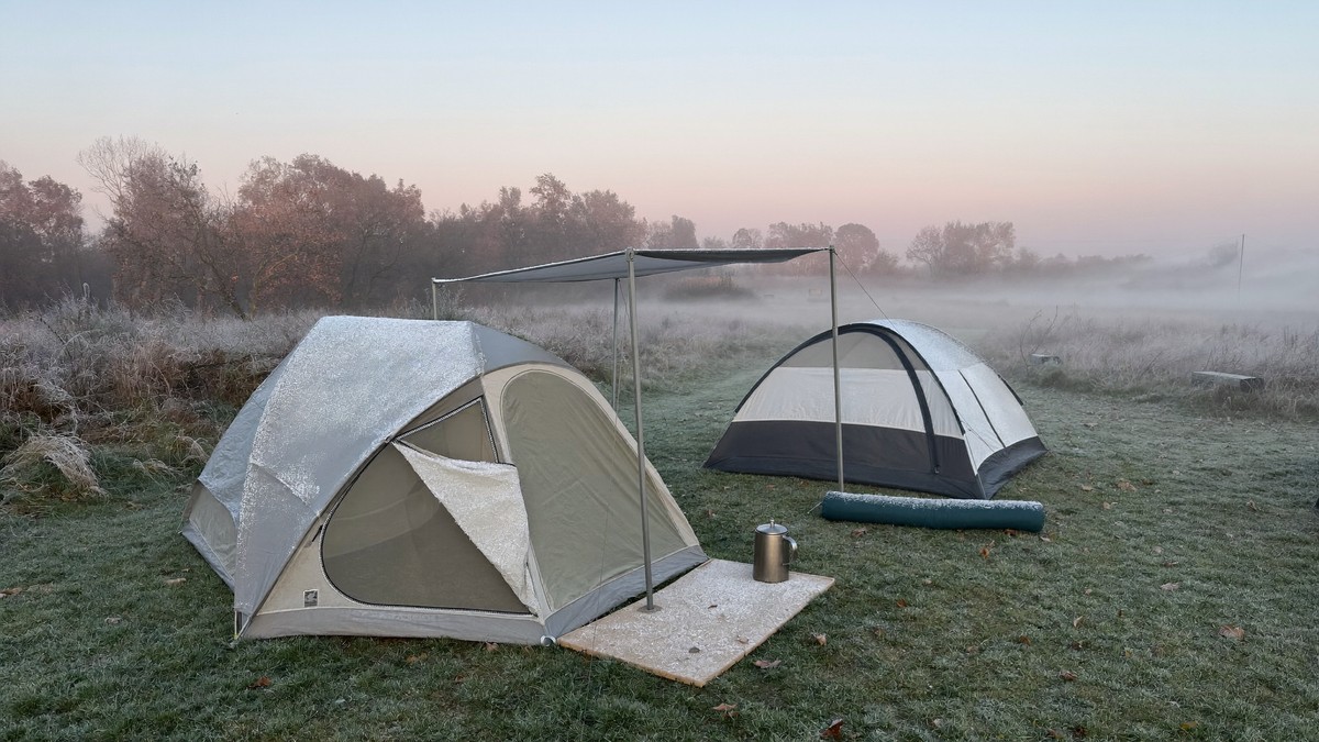 When to start using a hot water bottle camping UK: the temperature that decides it