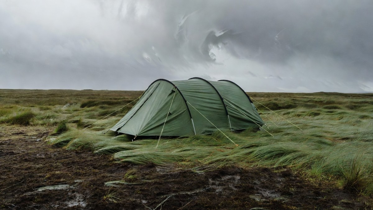 How to Pitch a Tent in Strong Wind: UK Step-by-Step